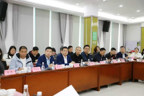 工商联座谈会7.jpg